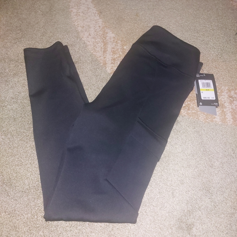 NWT Under Armour Cargo Leggings M